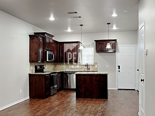 Building Photo - Beautiful New Home in Springtown