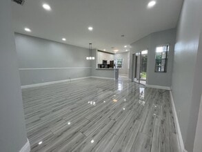 Building Photo - 6526 Via Regina