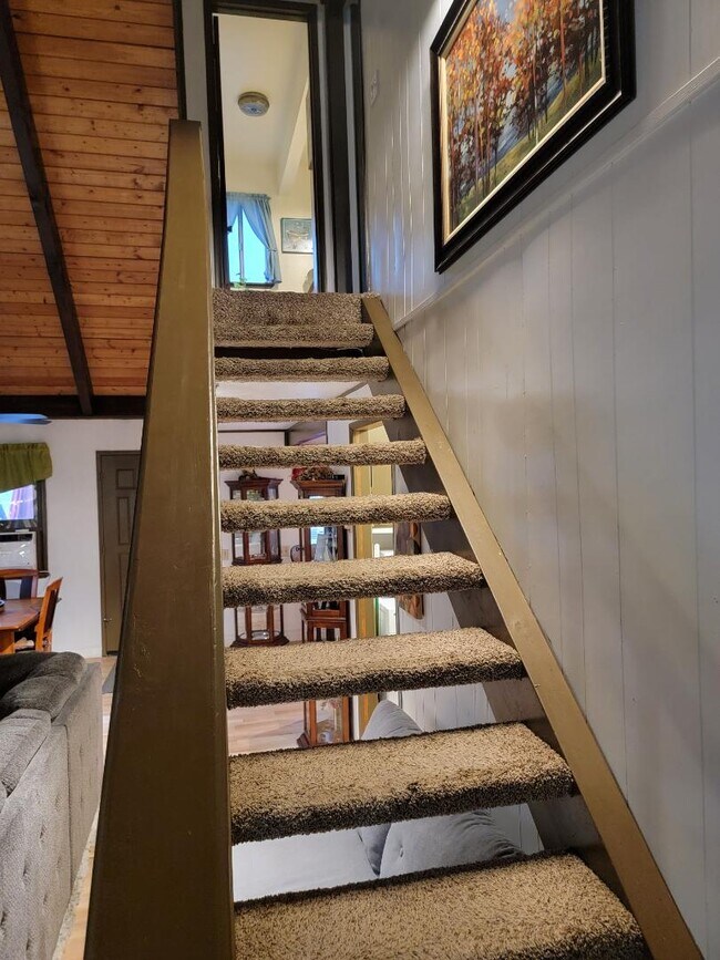 Building Photo - 922 Berne Dr