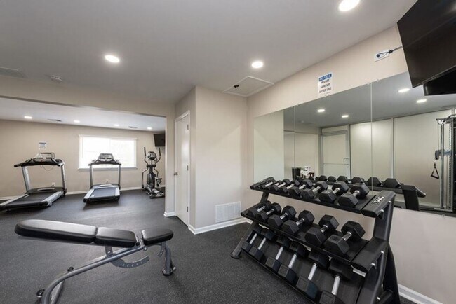 Foto del edificio - Charming 2-Bedroom 2 bathroom Apartment in the Heart of Chesterton!