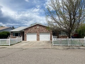 Building Photo - 1761-1765 Kokanee Ct