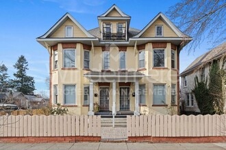 Building Photo - 1122 S Walnut St