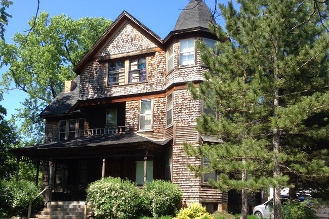 Building Photo - 802 Grand Ave