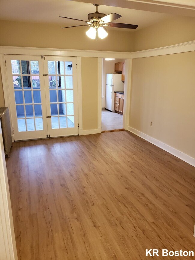 Foto del edificio - 14 Farrington Ave