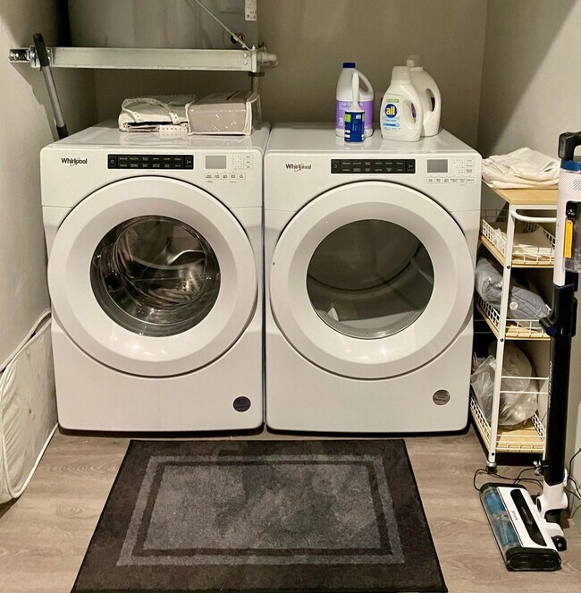 Foto del edificio - Spacious 3BR Condo in Las Vegas