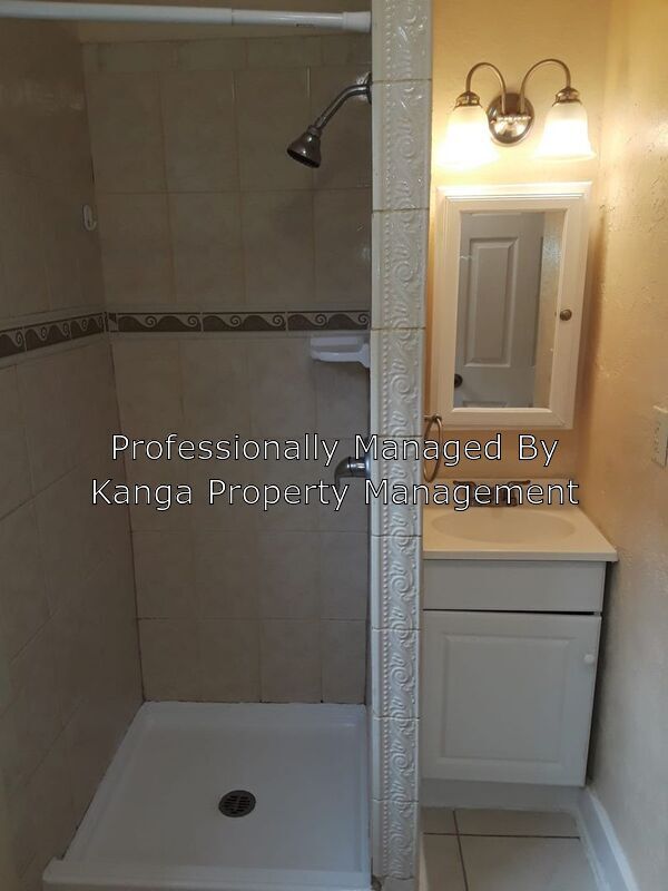 Building Photo - 418 Kanuga Dr