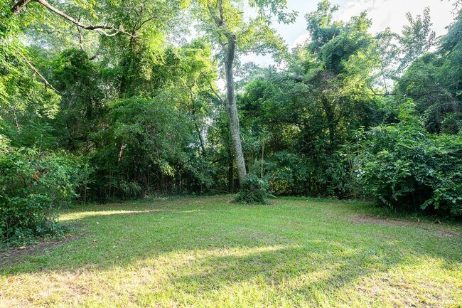 Foto del edificio - Your New Home Awaits.. $1595 2024 Early Bi...