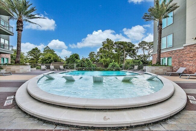 Foto del edificio - 150 W Sam Houston Pkwy N