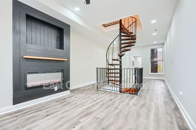 Photo - 2116 E Hoffman St House