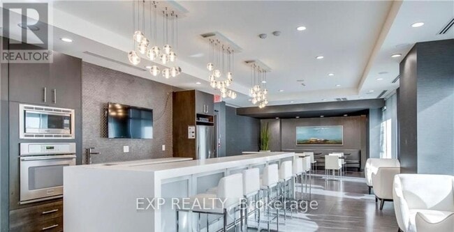 Building Photo - 17-617 Kenaston Gardens