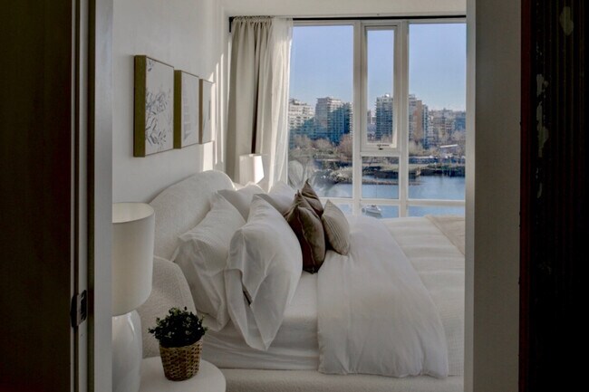 Building Photo - 918 Cooperage Way