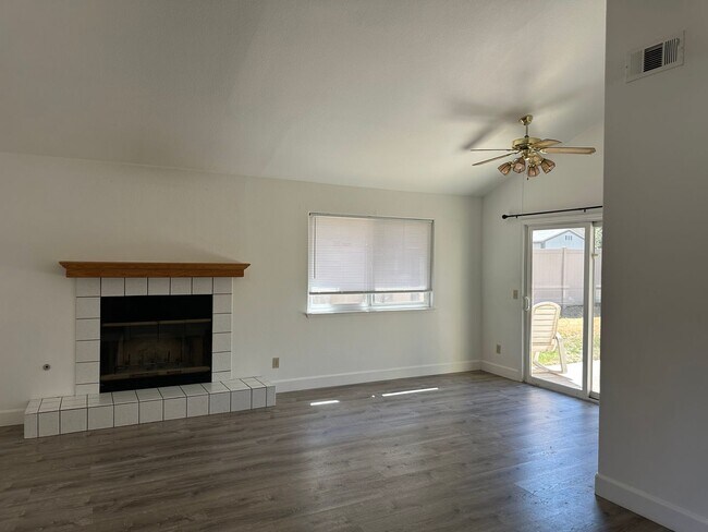 Foto del edificio - Nice 2 story home on cul-de-sac