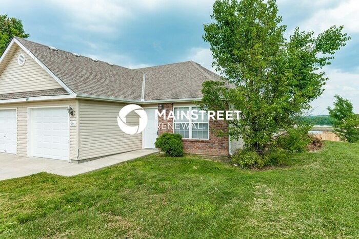 Primary Photo - 3 Bedroom Pet-Friendly Home in Pleasant Hi...
