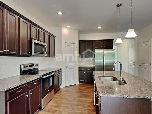 Foto del edificio - 5125 Canyon Creek Way