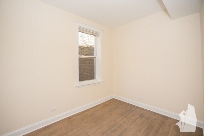 Foto del edificio - 2814 N Troy St