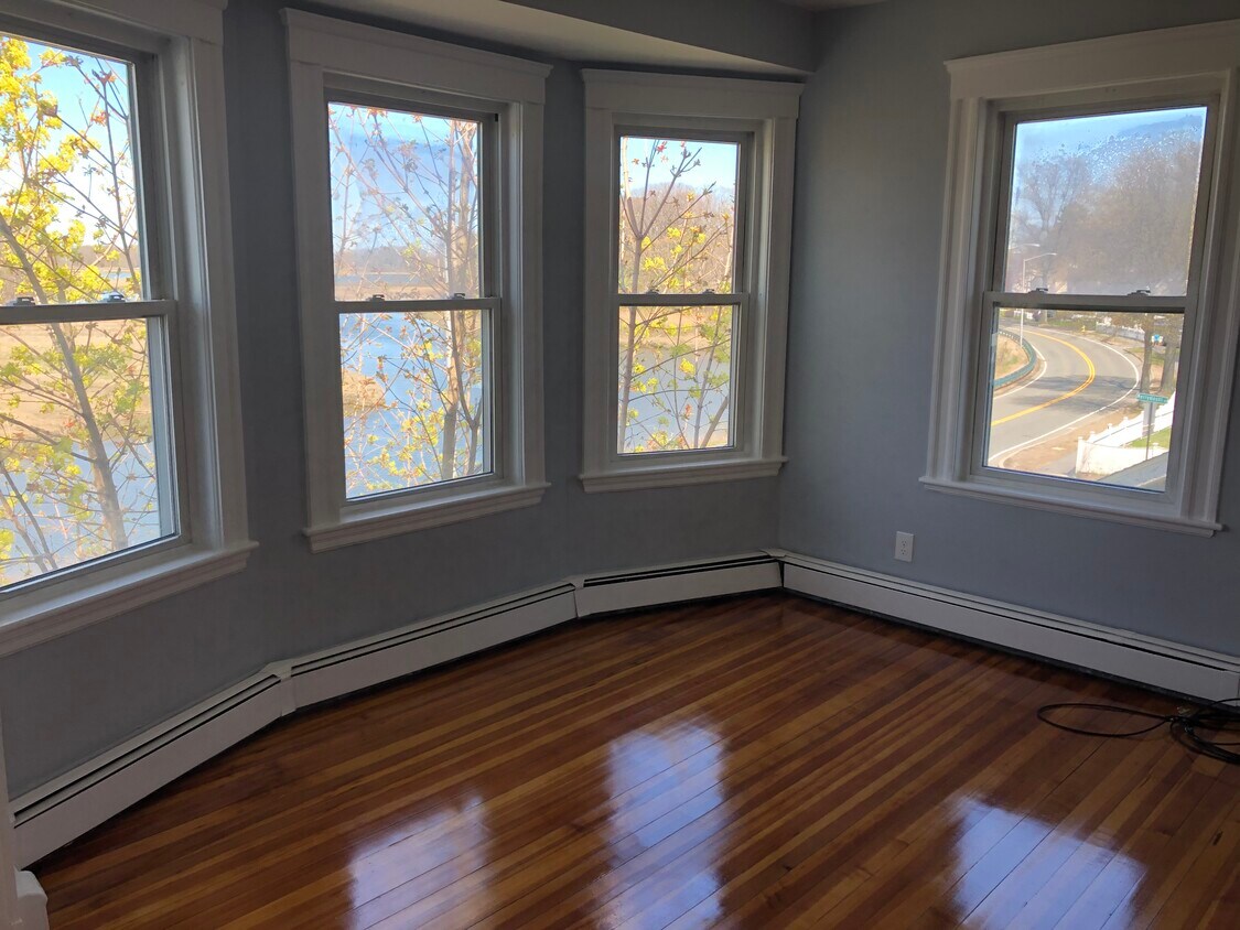 Living Room - 184 Furnace Brook Pkwy
