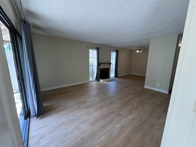 Building Photo - 28549 Conejo View Dr
