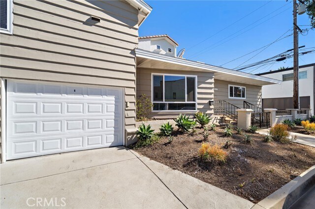 Building Photo - 3212 2nd Ave