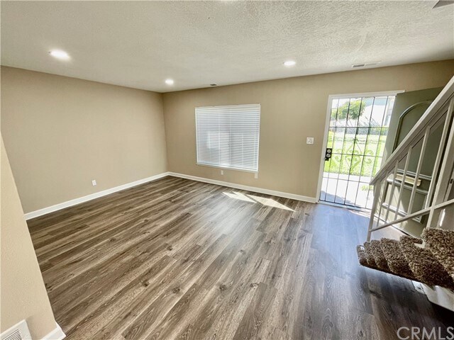 Building Photo - 10087 Sparrow Ave