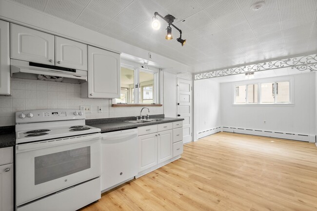 Photo - 571 Washington Avenue Apartment
