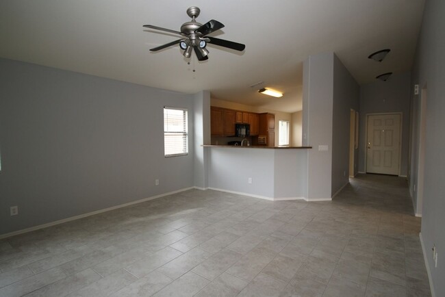 Building Photo - 3 Bedroom 2 Bath home in Sunset Vista is a...