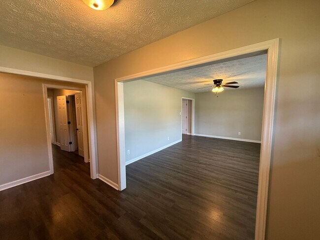 Foto del edificio - Tranquil 3 Bed 2 Bath Home in Raeford