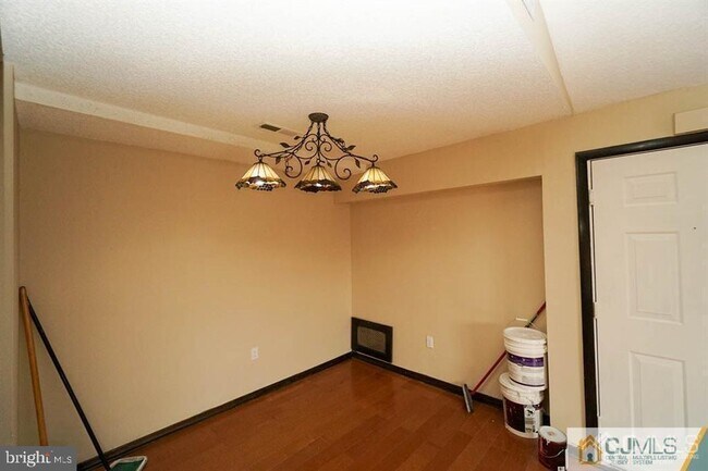 Building Photo - 5003 Ravens Crest Dr