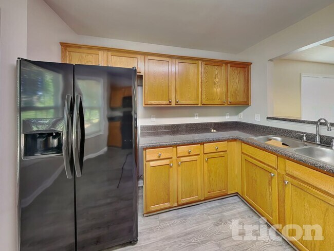 Foto del edificio - 640 Fairgreen Trail