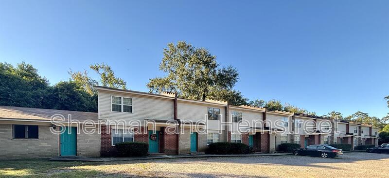 Primary Photo - 2738 Blount Ave