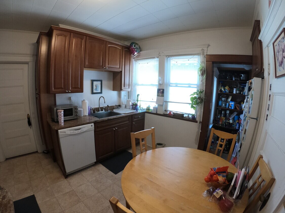 Foto principal - 348 Faneuil St