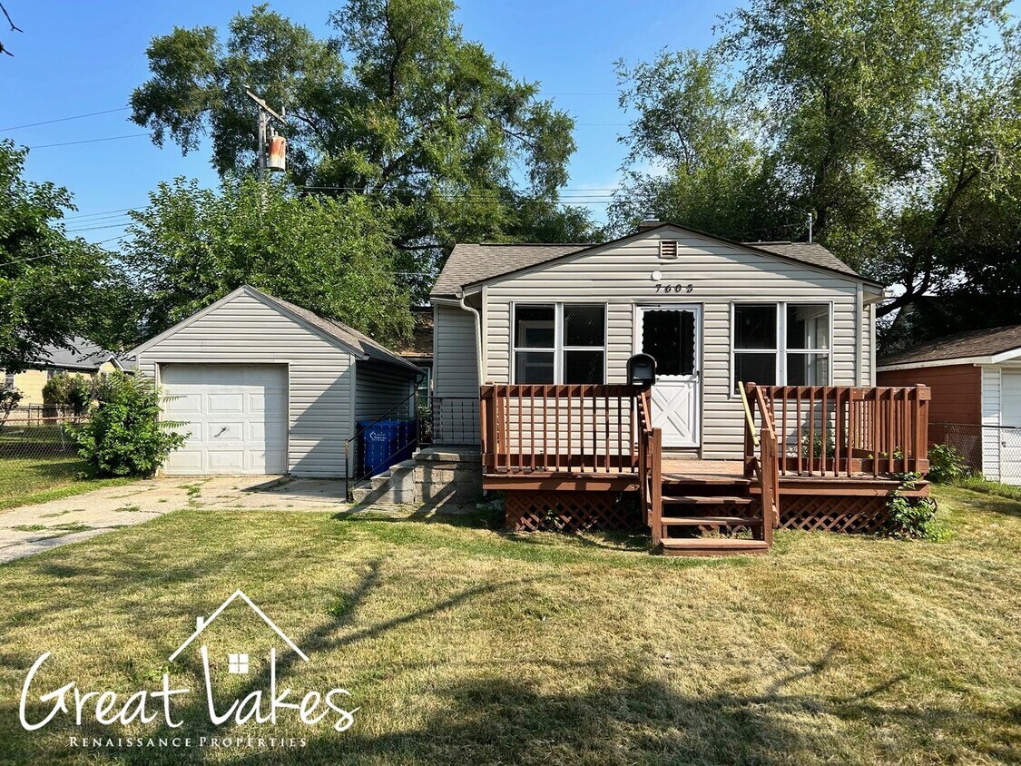 Foto principal - Charming 2 Bedroom 1 Bathroom now availabl...