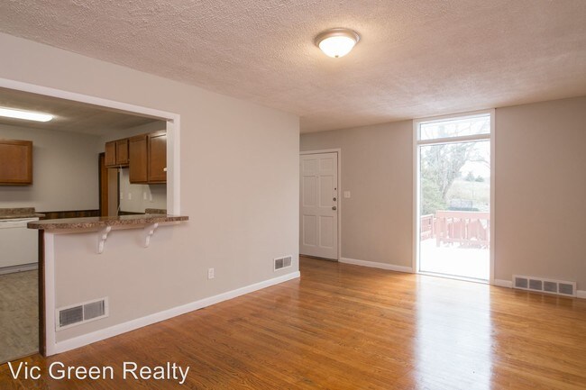 Building Photo - 4 br, 1.5 bath House - 147 E Bryant Ave