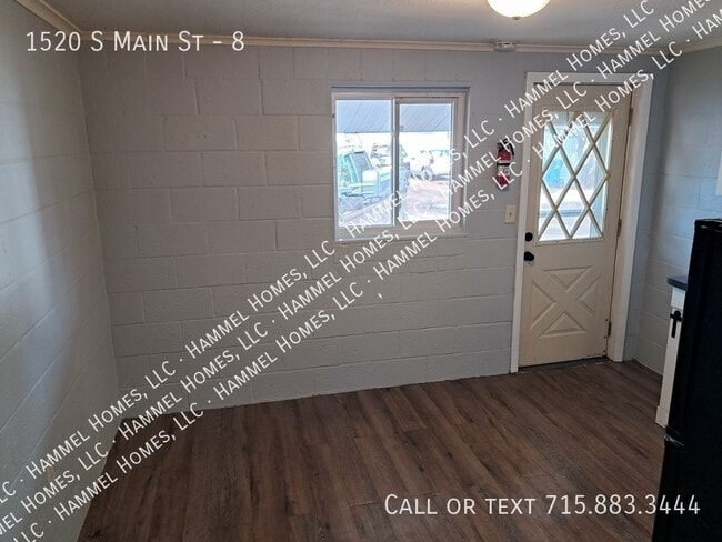 Building Photo - 1520 S Main St