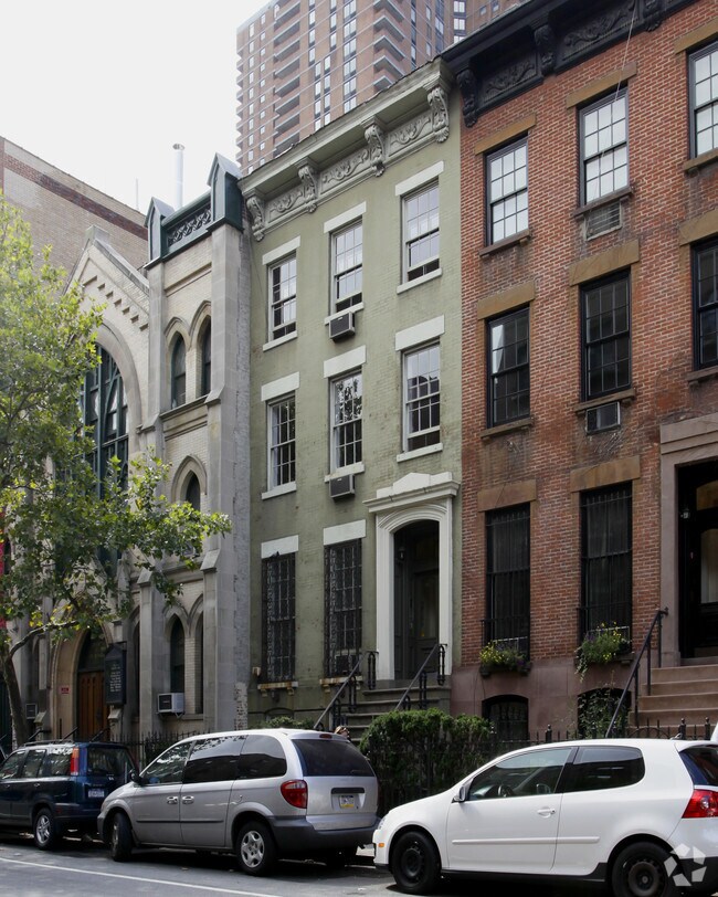 Foto principal - 426 W 44th St
