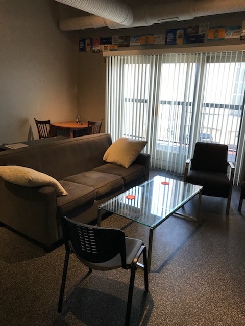 Building Photo - 555 S Forest Ave