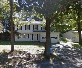 Building Photo - 1565 Chadwick Rd