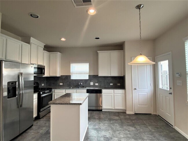 Building Photo - 14296 Empanada Dr