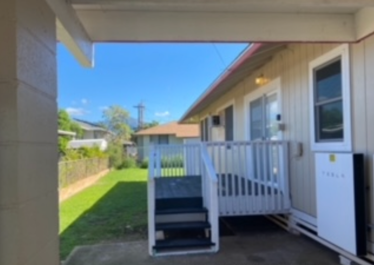 Building Photo - Four Bedroom Maili Home