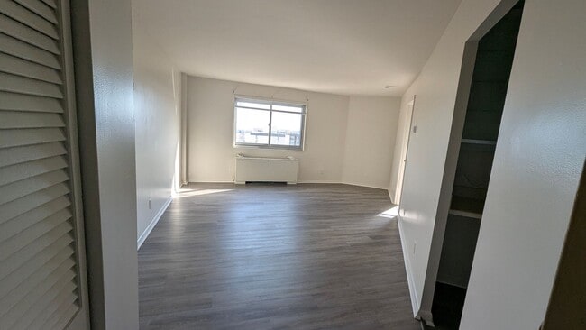 Building Photo - Cozy 1 Bed 1 Bath Condo In Vibrant Pavilion On The Park