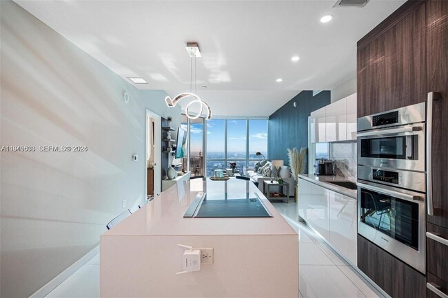 Foto del edificio - 851 NE 1st Ave