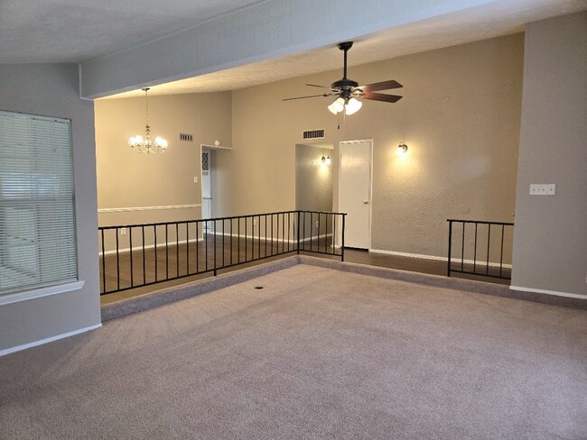 Foto del edificio - 18215 Tall Cypress Dr