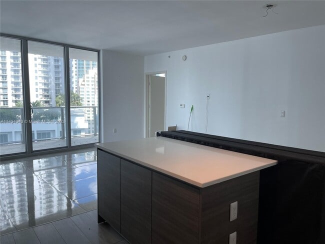 Building Photo - 1100 S Miami Ave