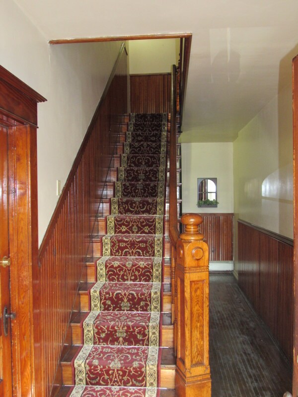 Front entry - 211 Goodrich Ave