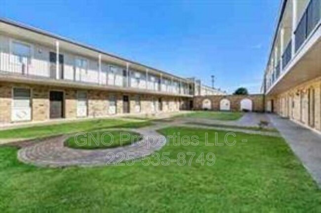Building Photo - 8520 Chef Menteur Hwy