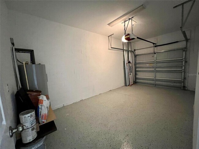 Building Photo - 10553 Oakside Dr