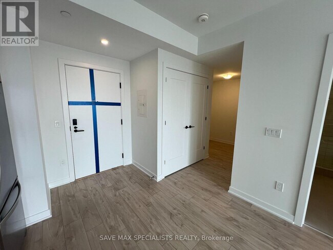 Photo du bâtiment - 770-770 Whitlock Ave