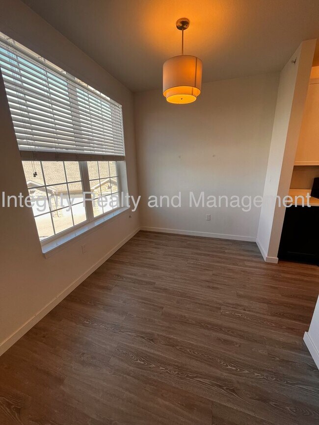 Foto del edificio - 2 Bed/2 Bath Condo, 17353 Wilde Avenue Uni...