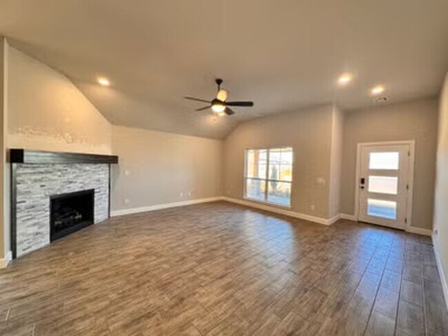 Foto del edificio - Stylish New Home!