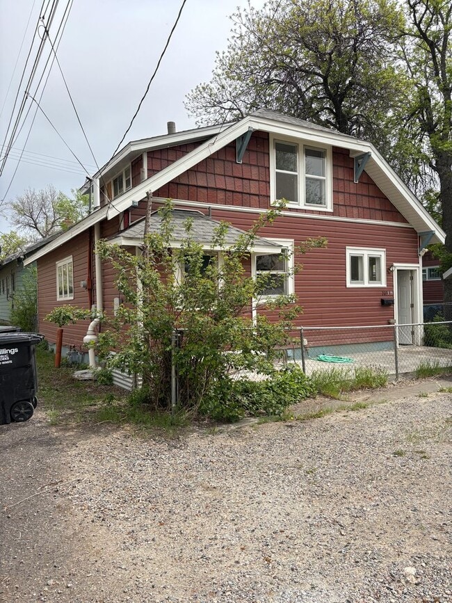 Building Photo - 205 1/2 Terry Ave