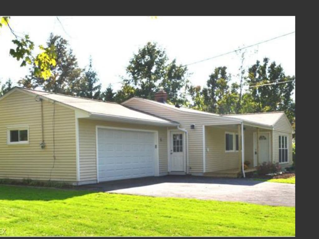 Building Photo - 35030 Pettibone Rd